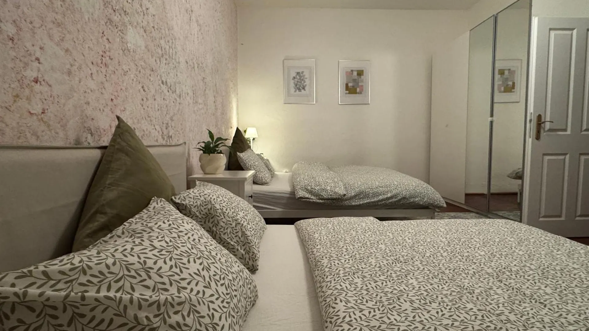 2Bdr Pretty Apartment In The Local Area Of Praha