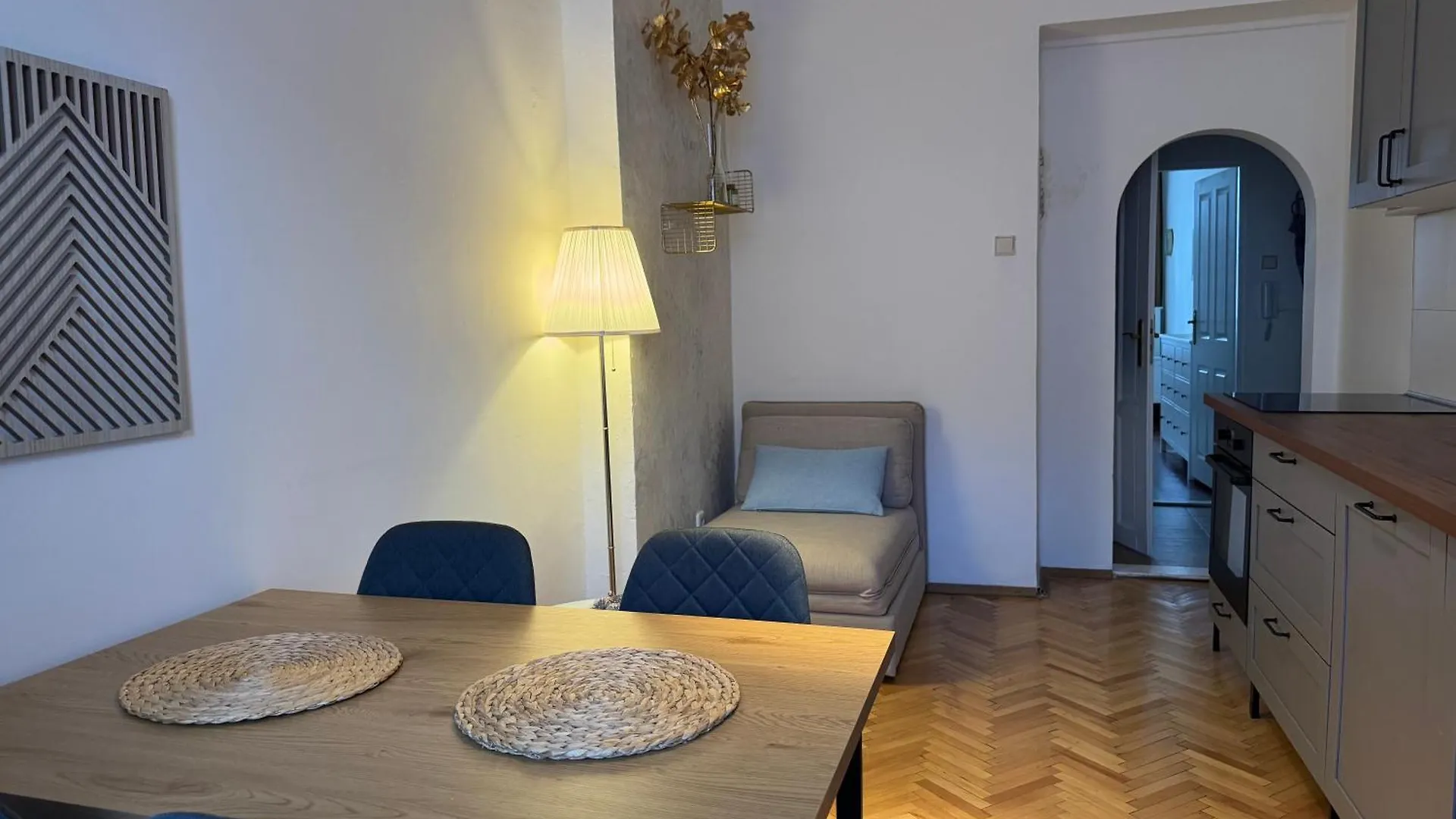 2Bdr Pretty Apartment In The Local Area Of Praha 0*,  Česká republika