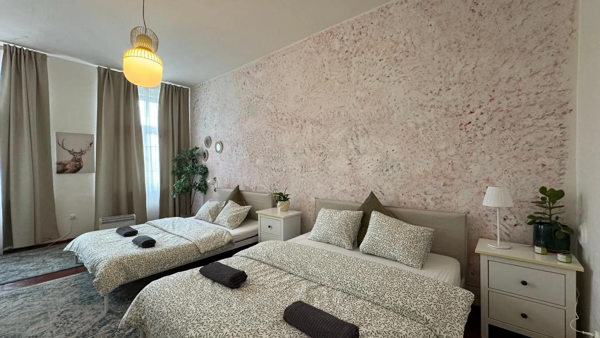2Bdr Pretty Apartment In The Local Area Of Praha