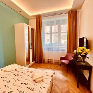 Apartmán Modern Na Hluboke In - Ideal For 4, Praha